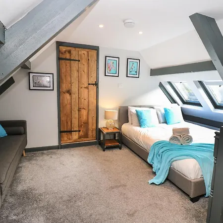 Apartment The Old Mission Hall